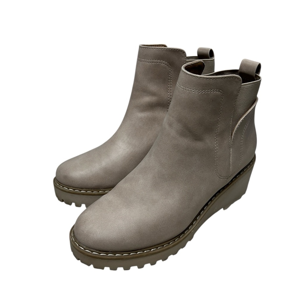 Dolce Vita Tan Almond toe Rielle Wedge Lug sole Boots Booties size 6.5
